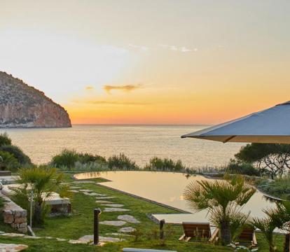 Descubre los hoteles más impresionantes de Canyamel con vistas al mar, disfruta de la brisa del mar y relájate en tus vacaciones perfectas.