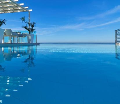 Descubre los hoteles más impresionantes de Can Pastilla con vistas al mar, disfruta de la brisa del mar y relájate en tus vacaciones perfectas.