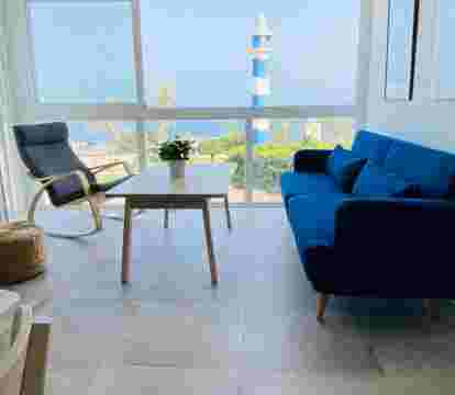 Encuentra los apartamentos en Torre del Mar con vistas al mar y muy bien situados para unas vacaciones de playa para desconectar de la rutina