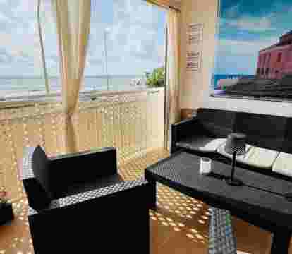 Encuentra los apartamentos en Torre de la Horadada con vistas al mar y muy bien situados para unas vacaciones de playa para desconectar de la rutina