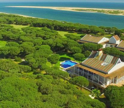 Descubre los hoteles más impresionantes de El Rompido con vistas al mar, disfruta de la brisa del mar y relájate en tus vacaciones perfectas.