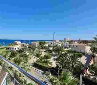Immerse yourself in a captivating blend of stunning vistas, pristine shorelines, and a serene coastal ambiance in the best apartments in Playa Flamenca