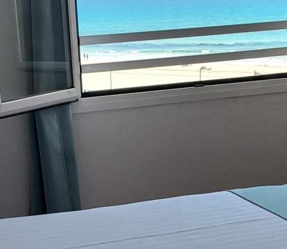 Descubre los hoteles más impresionantes de El Campello con vistas al mar, disfruta de la brisa del mar y relájate en tus vacaciones perfectas.